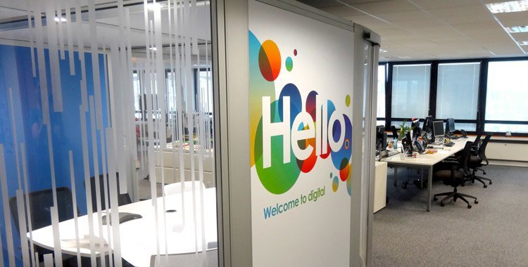 Zakaj v pisarno namestiti stenske nalepke?